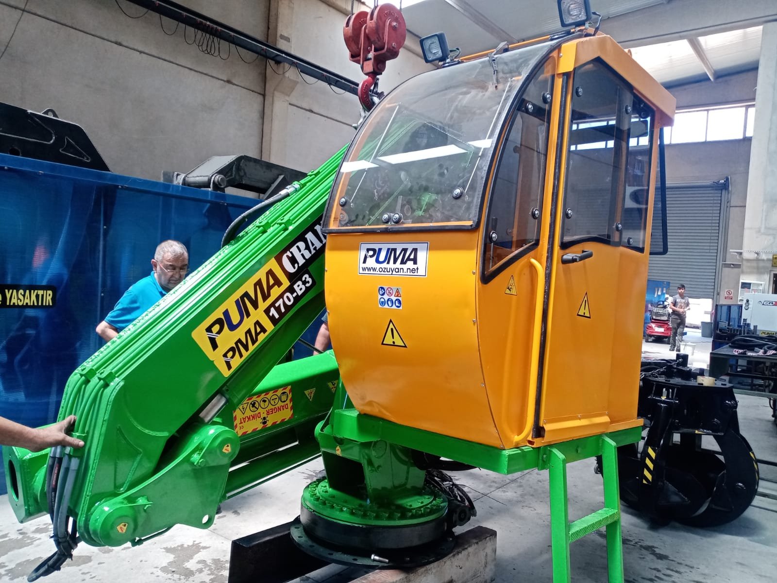puma-marine-crane106770.jpg