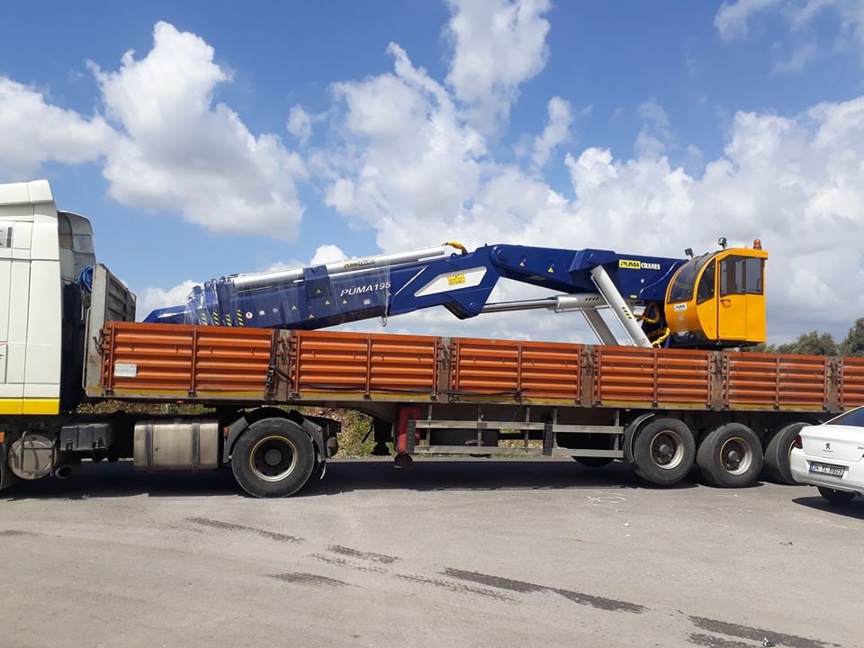 puma-marine-crane171647.jpg