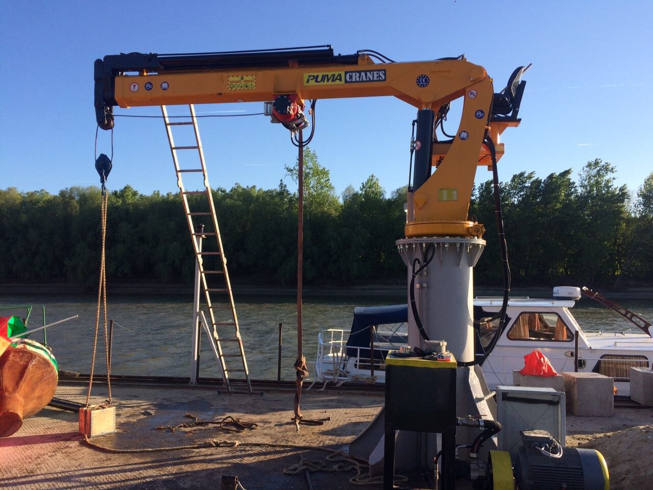 puma-marine-crane350384.jpg