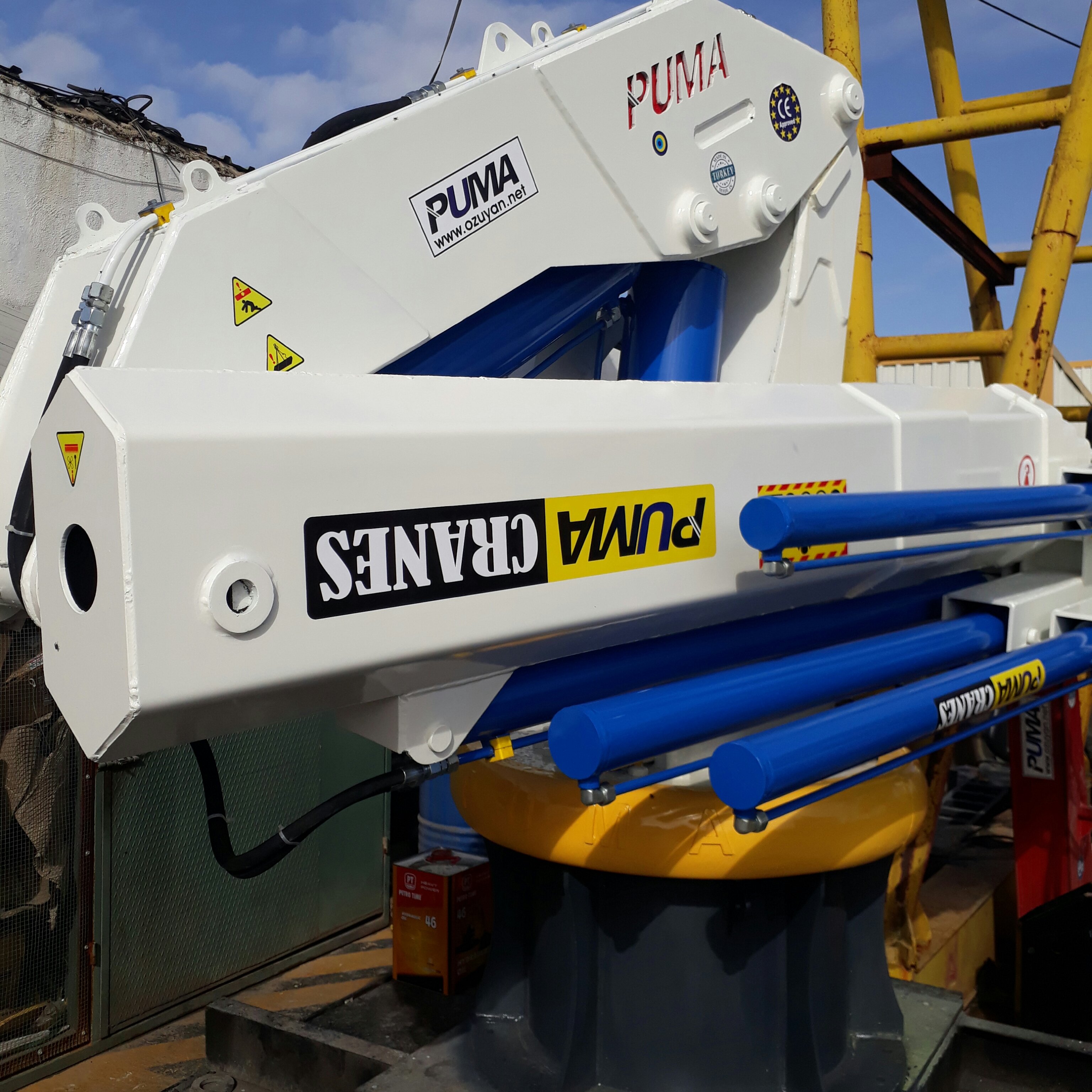 puma-marine-crane443682.jpg
