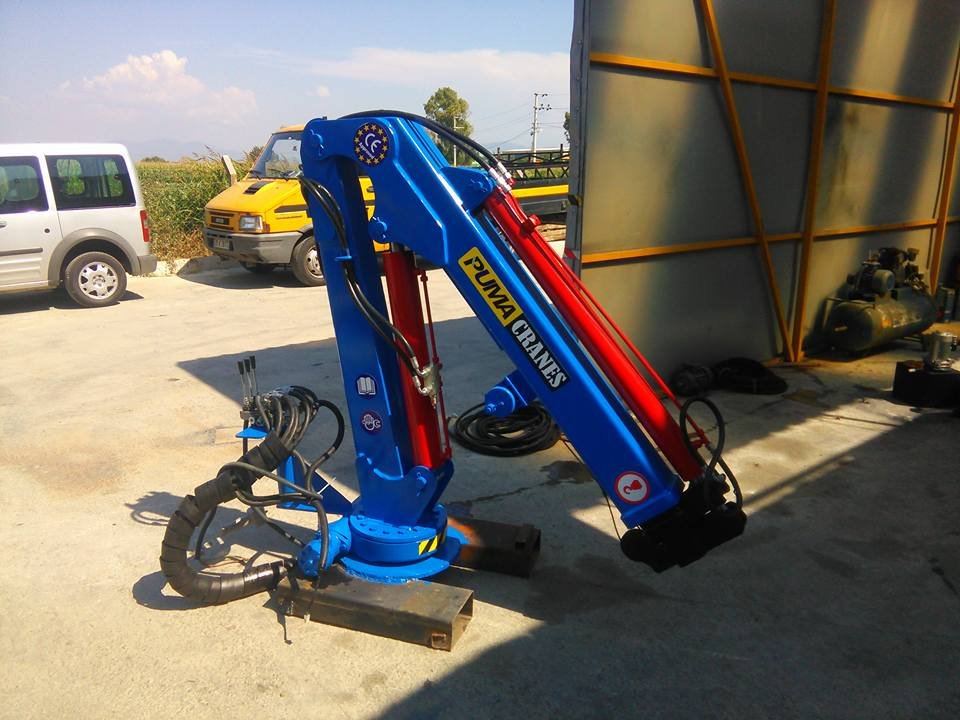 puma-marine-crane514224.jpg