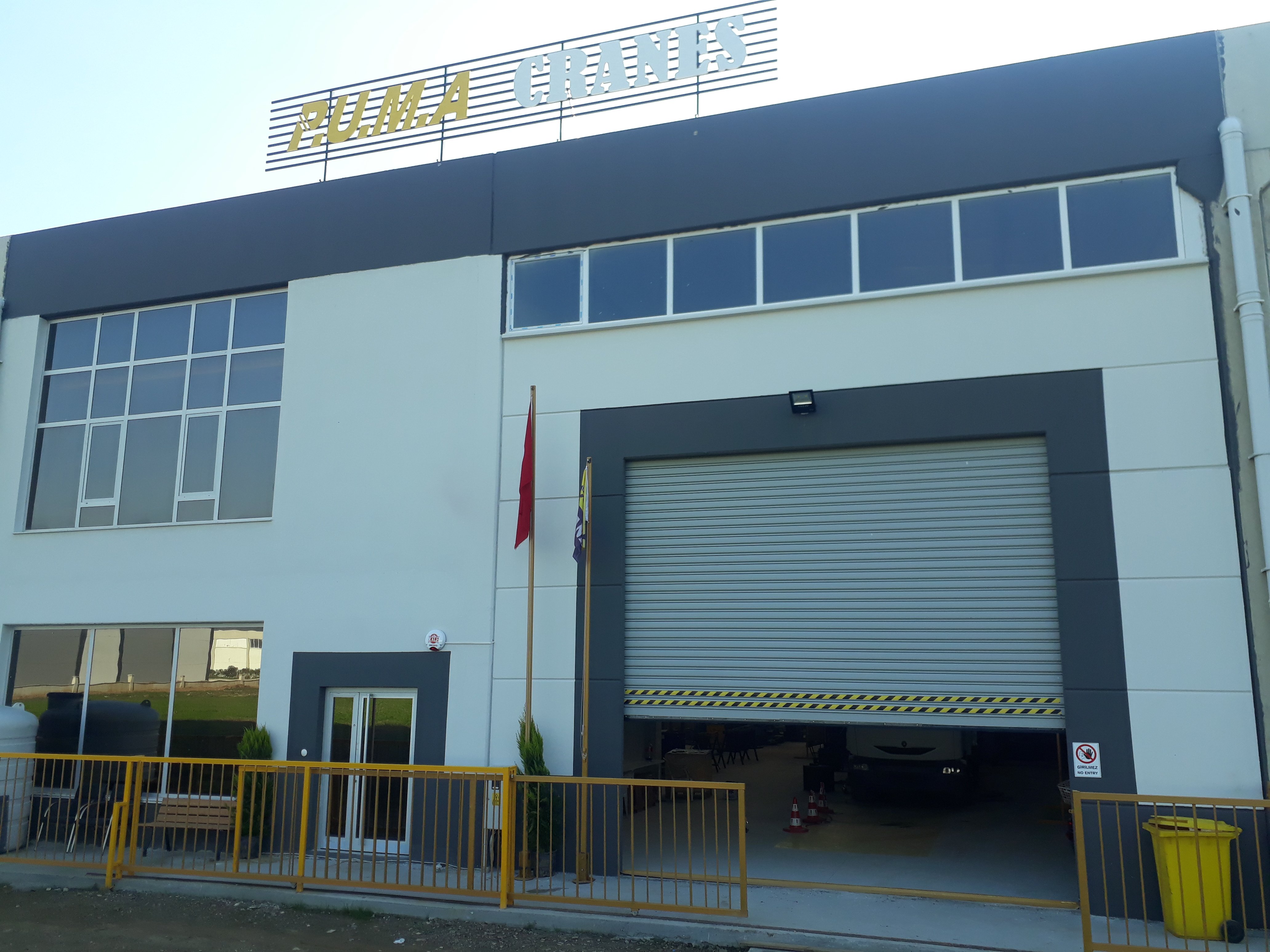 puma-marine-crane805945.jpg