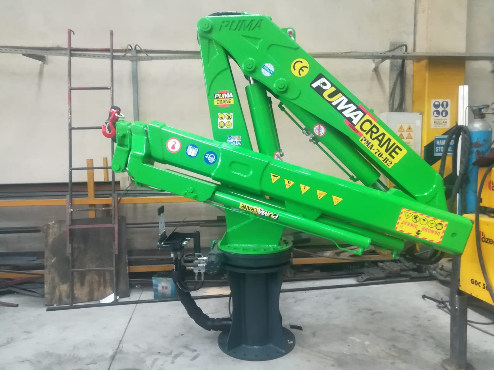 puma-marine-crane844548.jpg
