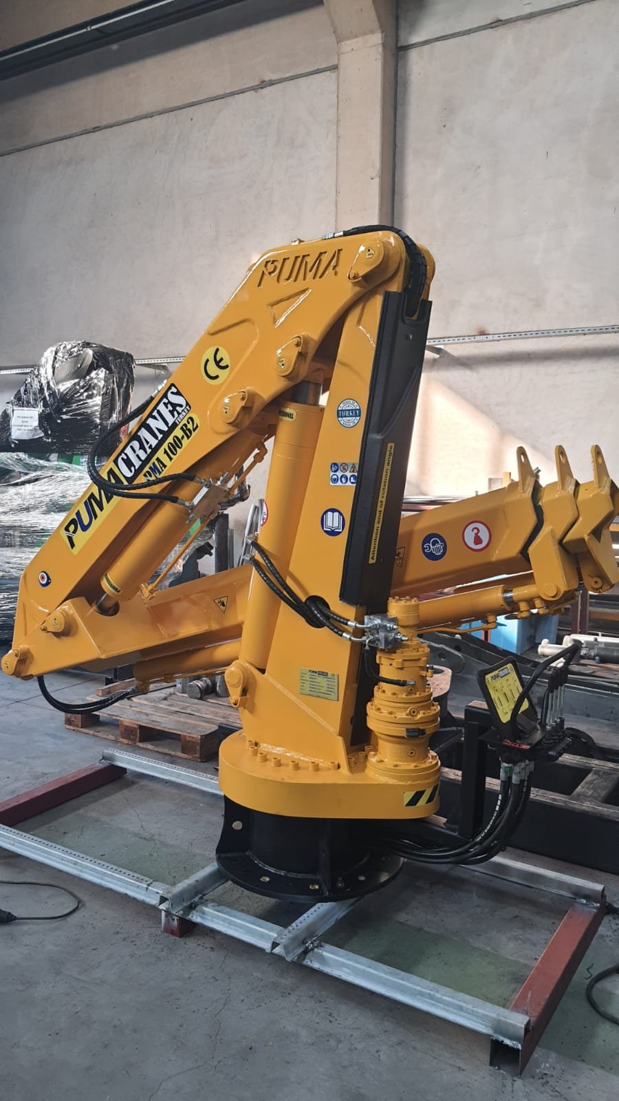 puma-marine-crane861092.jpg