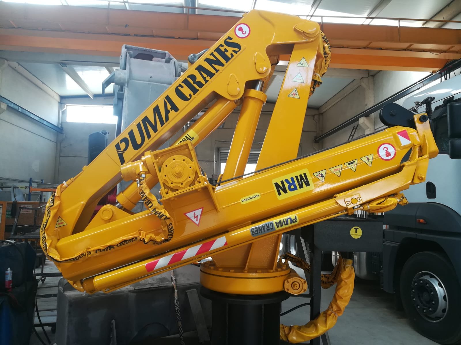 puma-marine-crane916308.jpg