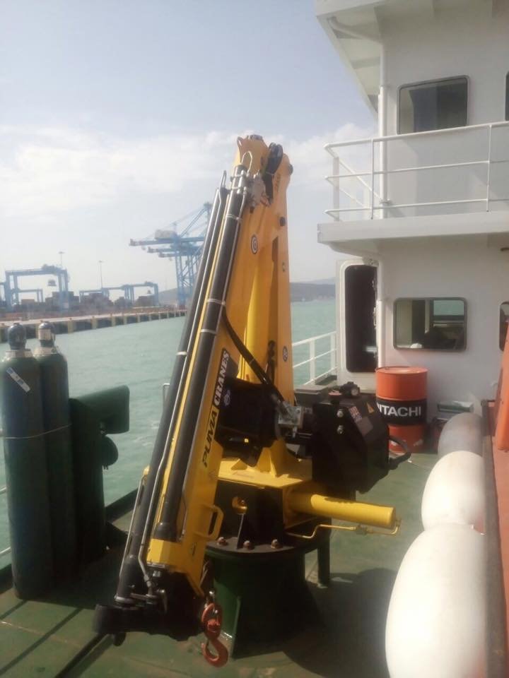 puma-marine-crane916498.jpg