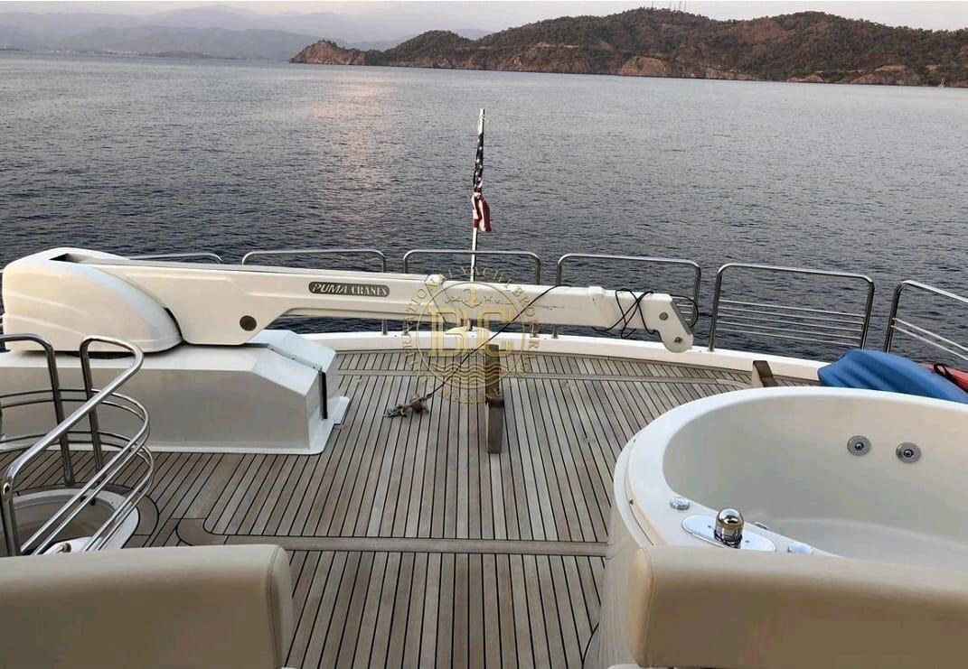 Folded Puma yacht deck crane